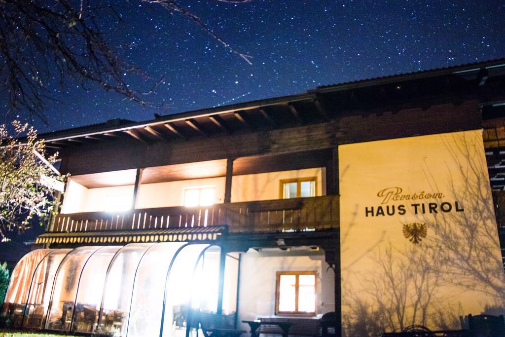 לינה וארוחת בוקר לאוגנג Haus Tirol מראה חיצוני תמונה