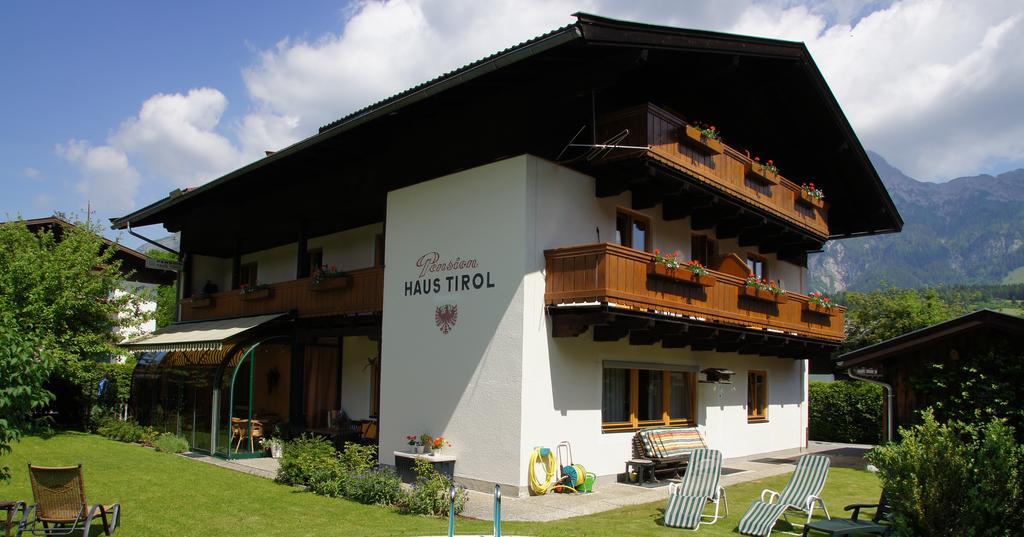 לינה וארוחת בוקר לאוגנג Haus Tirol מראה חיצוני תמונה